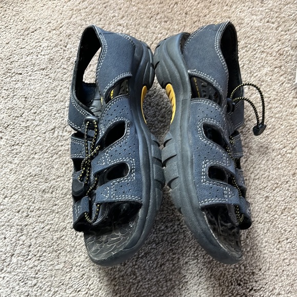 Air walk men’s sandals - Picture 2 of 5